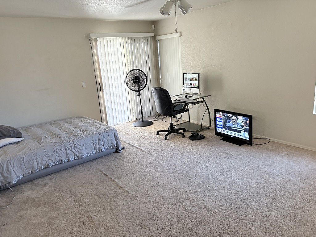 2442 E Hazeltine Way photo 2