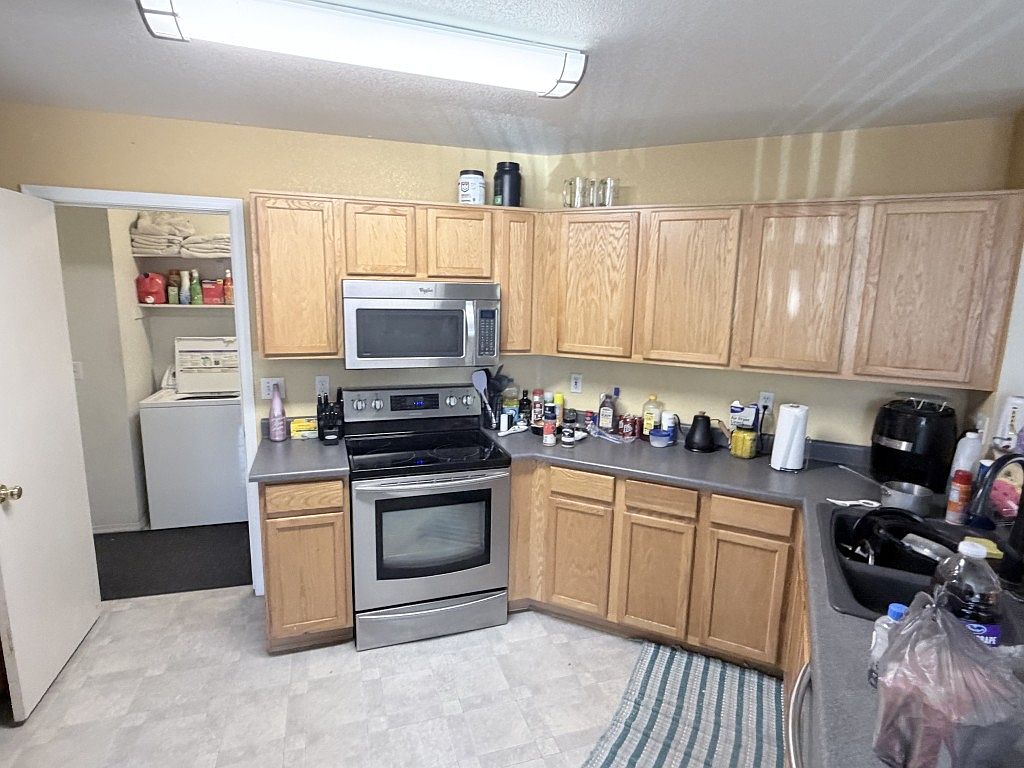 2442 E Hazeltine Way photo 4