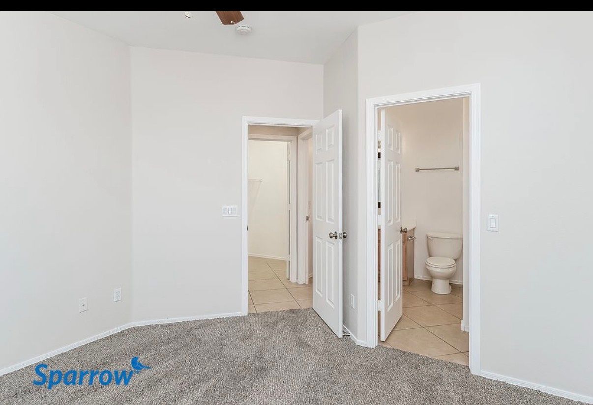 2203 S Harper photo 4