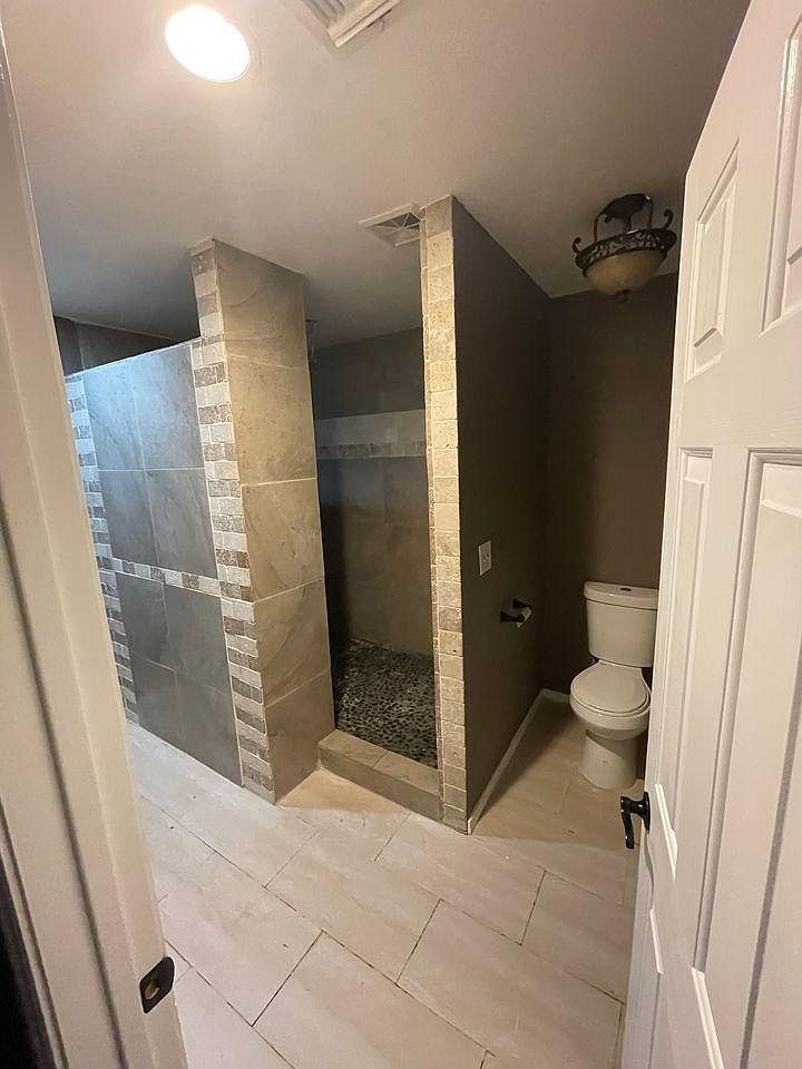 15809 W Maui Ln photo 3