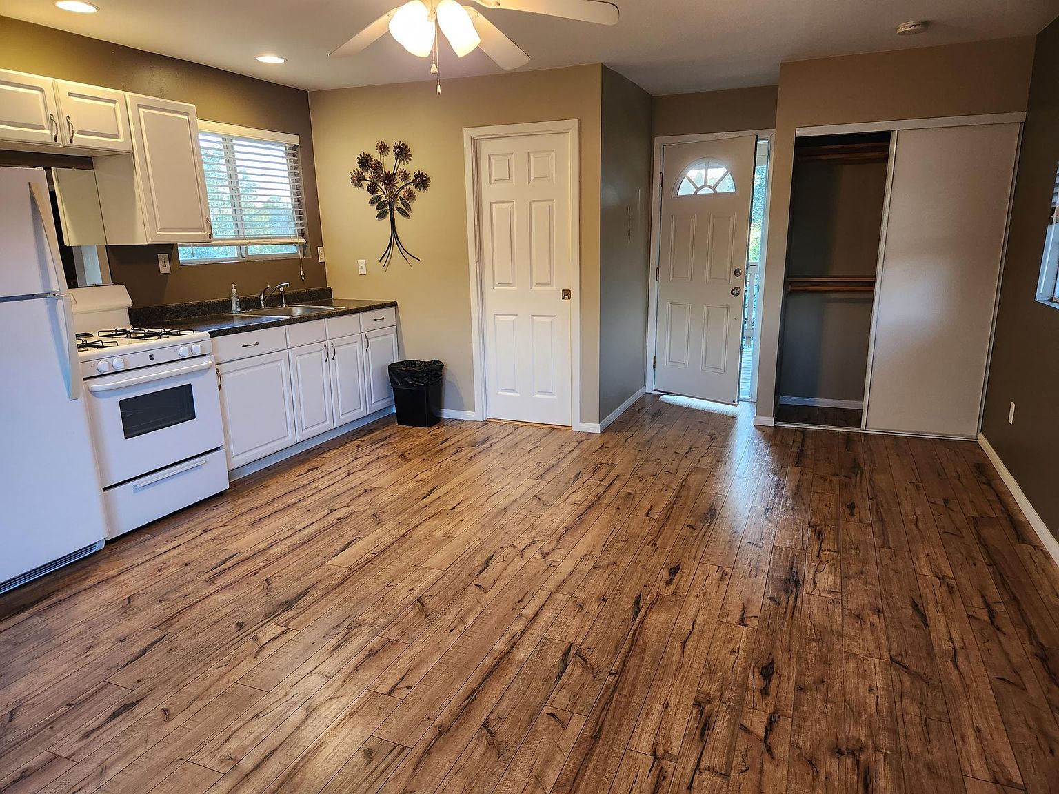 3663 Genista Pl photo 3