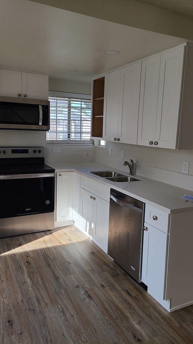 324 Riverview Way photo 2