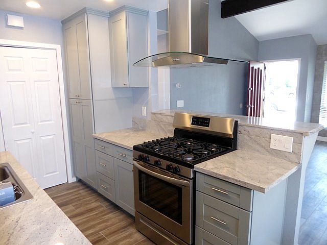 351 Los Arbolitos Blvd