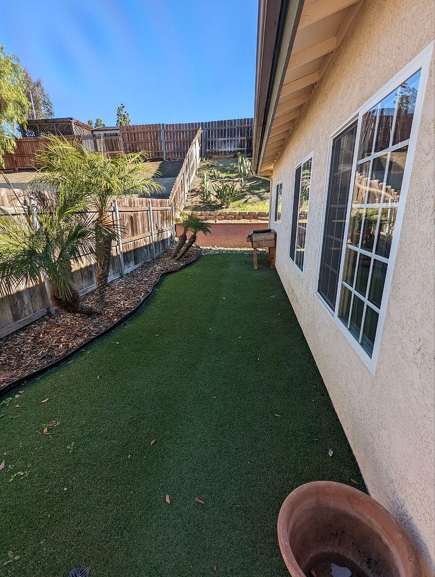 1725 Coyote Ct photo 3