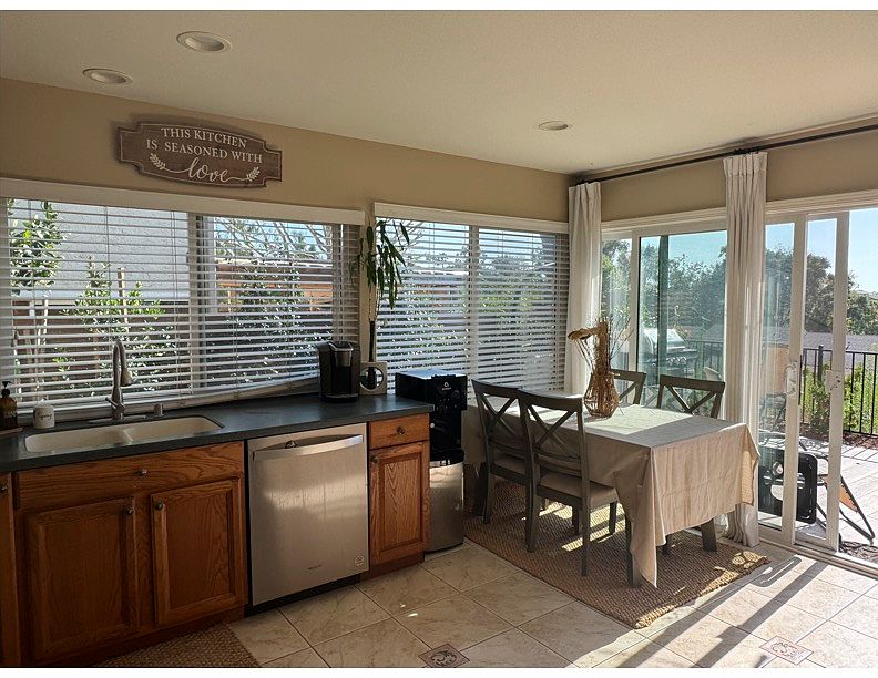 1526 Lower Lake Ct photo 5