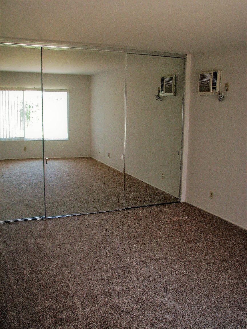 8285 Santa Arminta Ave photo 5