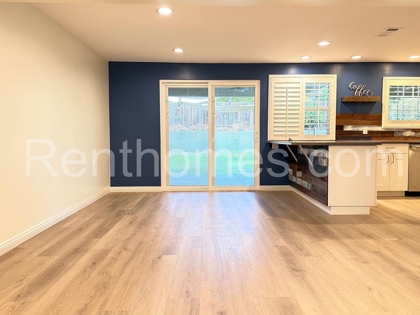 13710 Utopia Rd photo 3