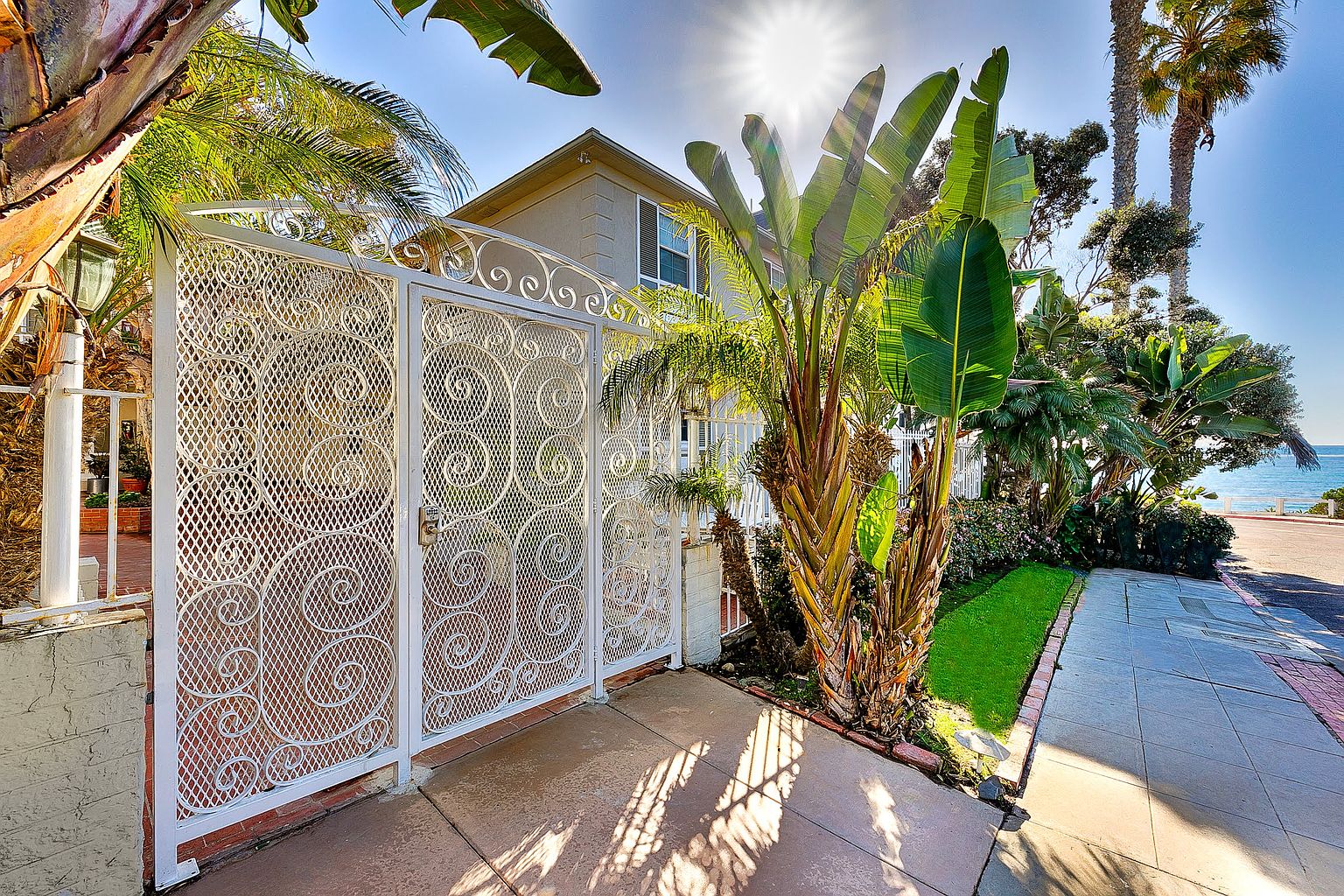 215 Bonair St photo 3