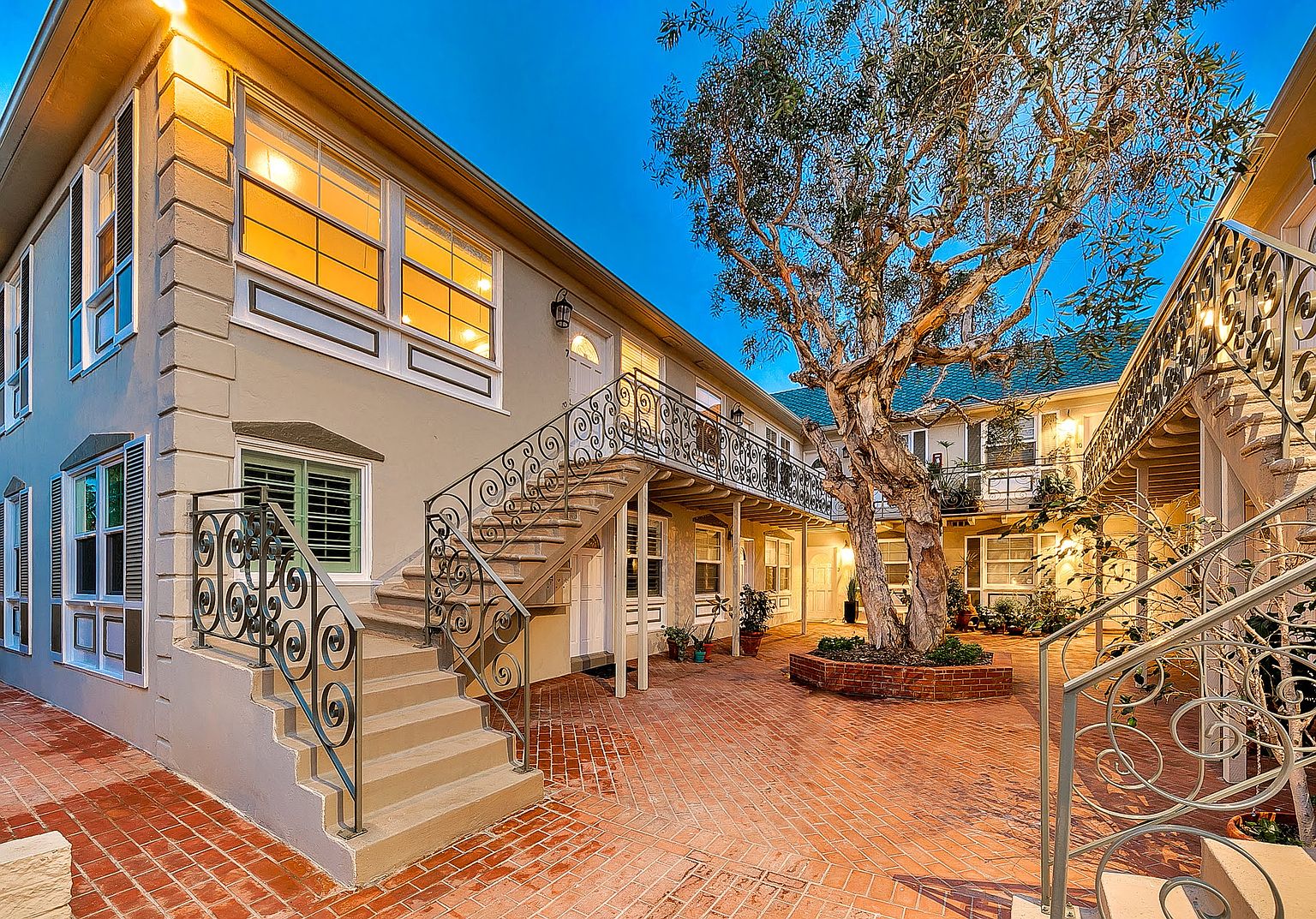 215 Bonair St photo 5