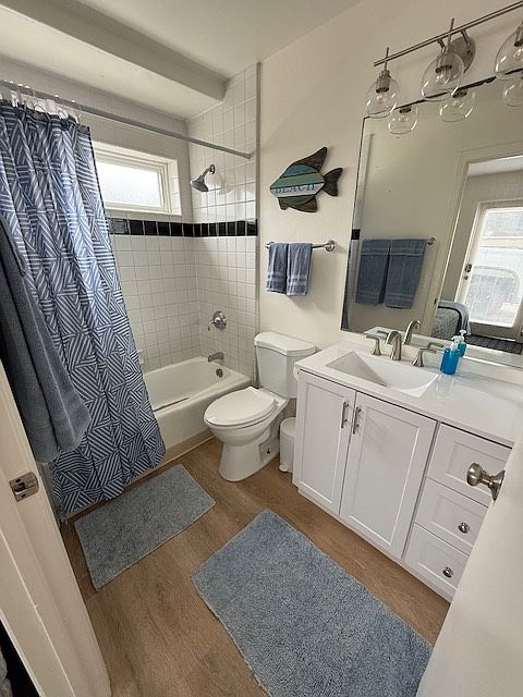 718 Sunset Ct photo 5