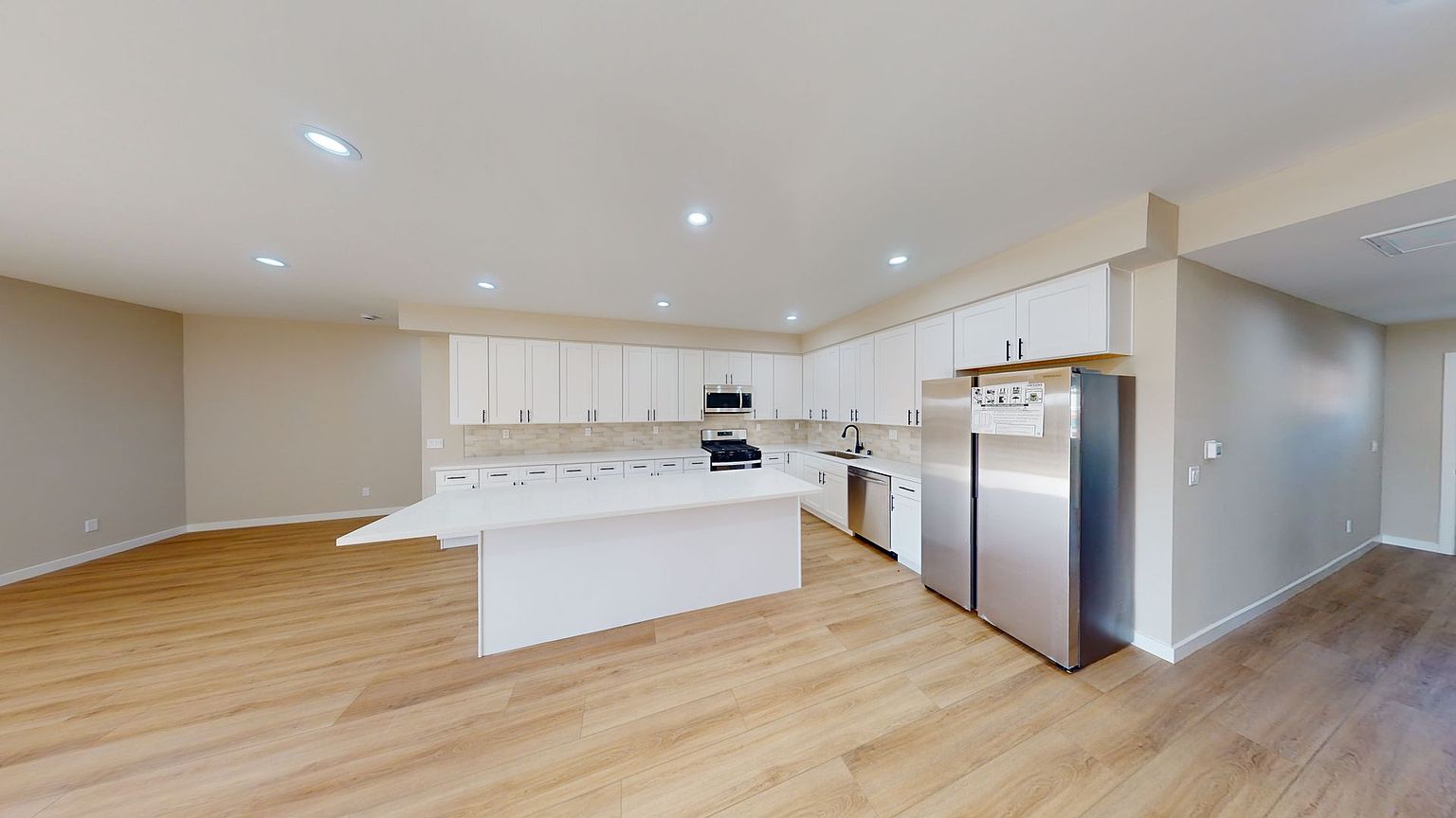 5635 Dorothy Way photo 3