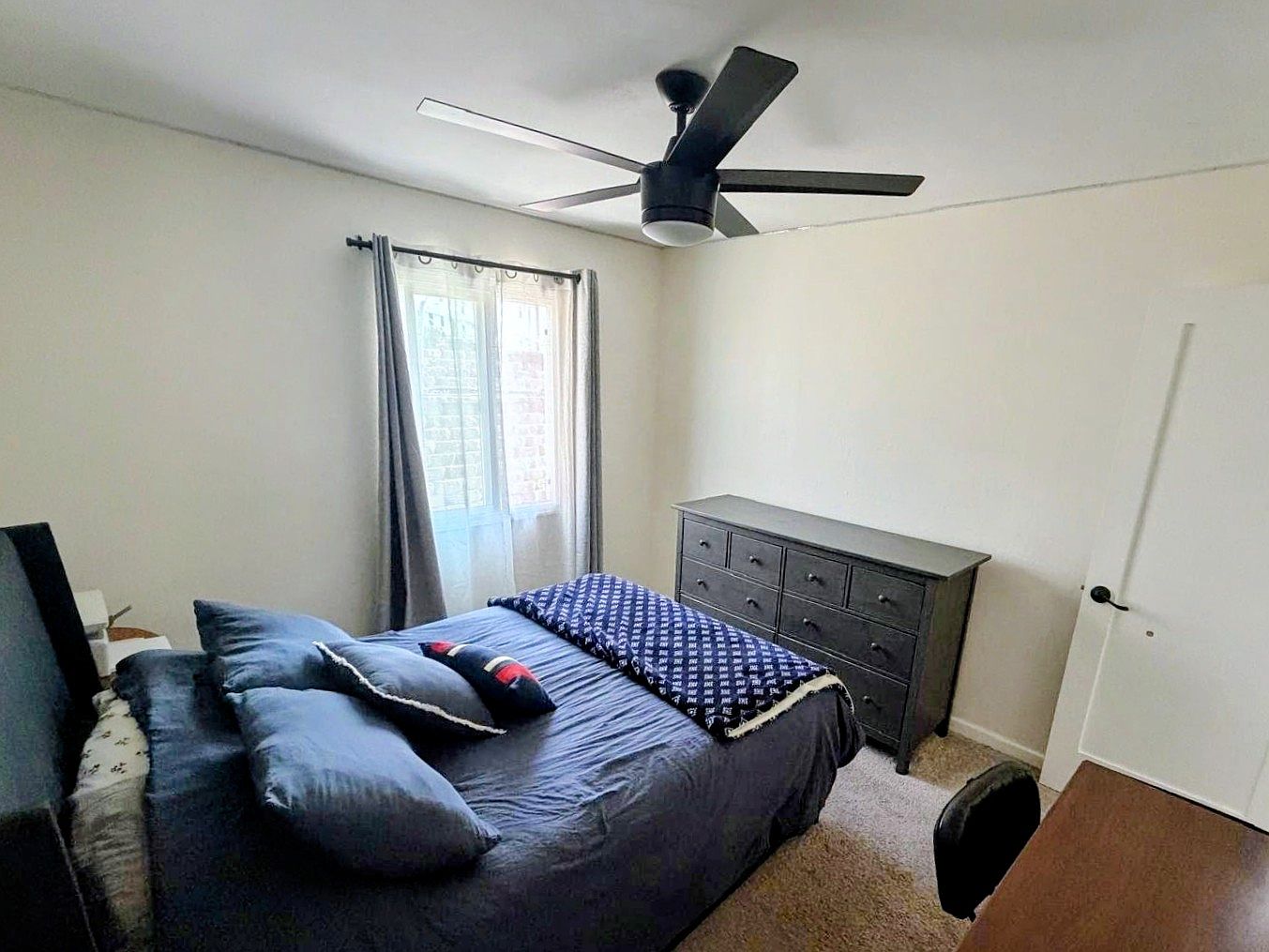 3906 C St photo 3