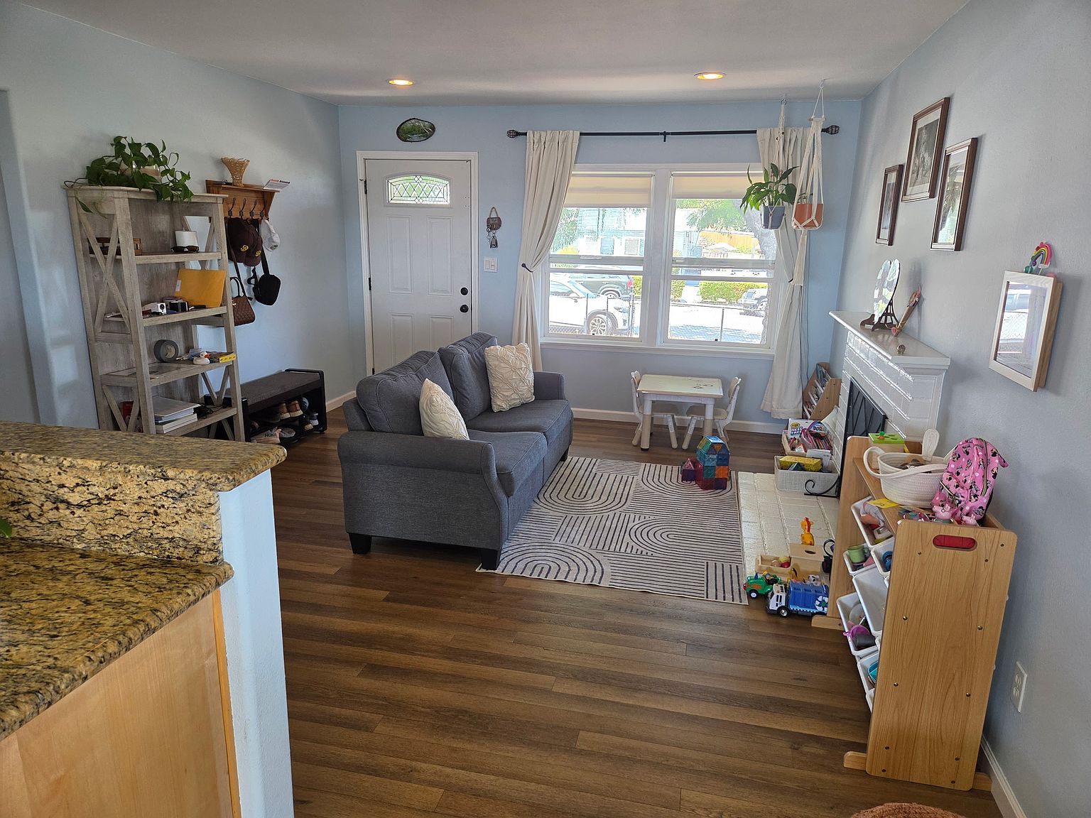 2952 Manos Dr photo 3