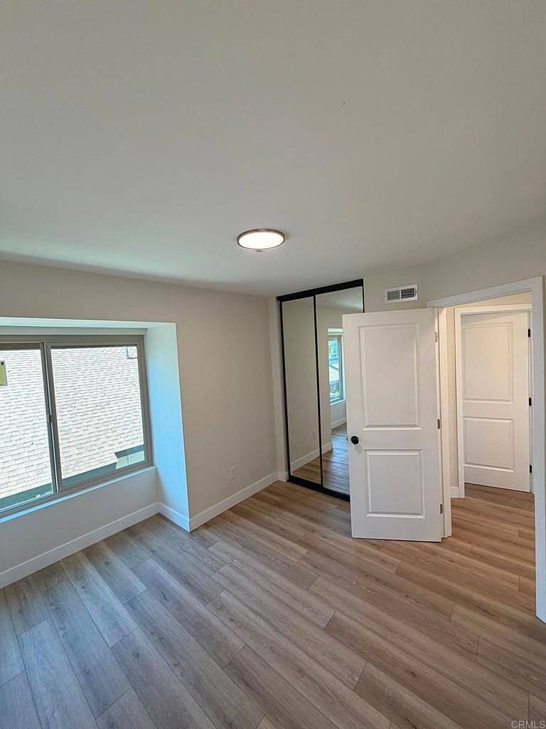 2410 Tocayo Ave photo 2