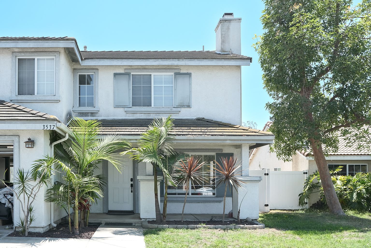 3537 Maguire Rd photo 2