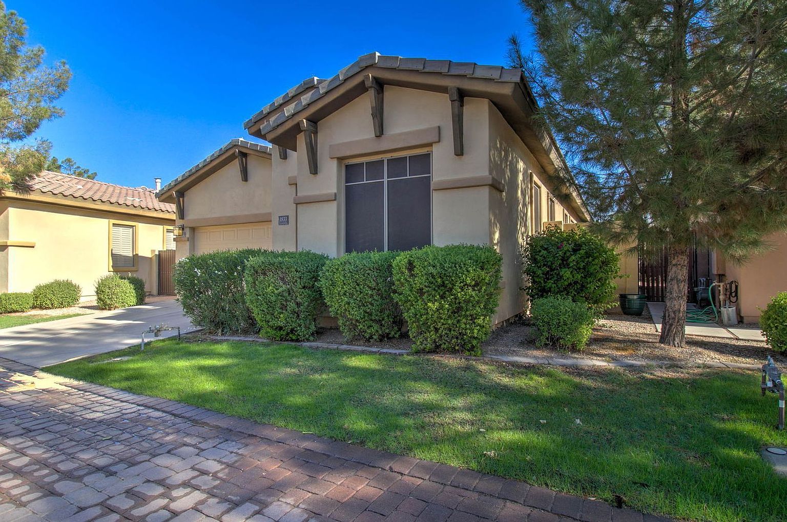 1833 West Periwinkle Way, Chandler, AZ 85248 photo 4