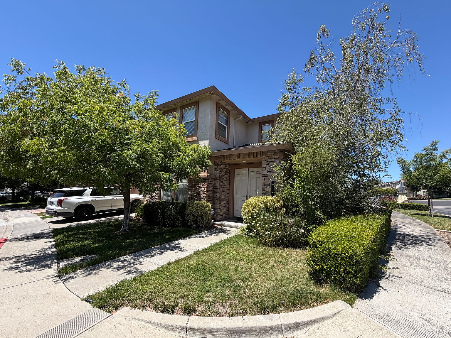 5678 Bellevue Cir photo 3