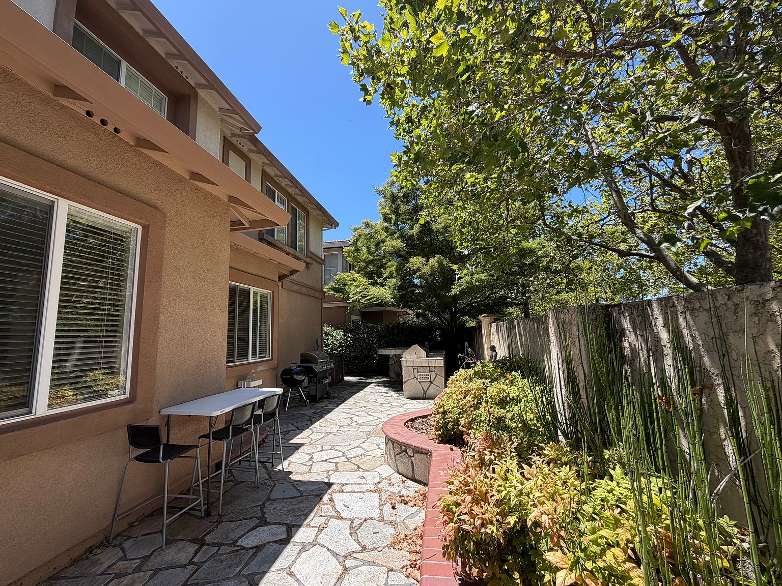 5678 Bellevue Cir photo 4