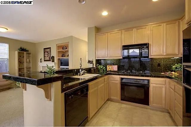 5838 Shadow Hill Dr photo 3