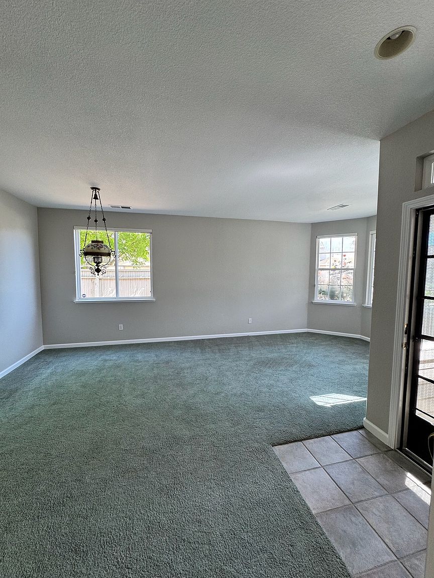 1593 Marine Ct photo 5