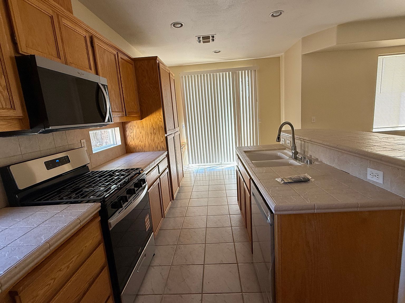 1130 King Loop photo 4