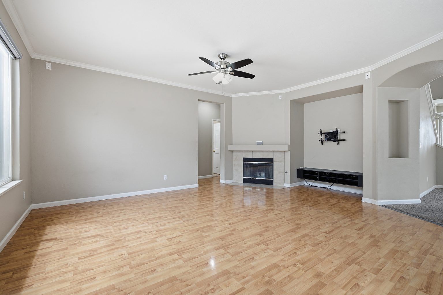 722 Summer Ln photo 4