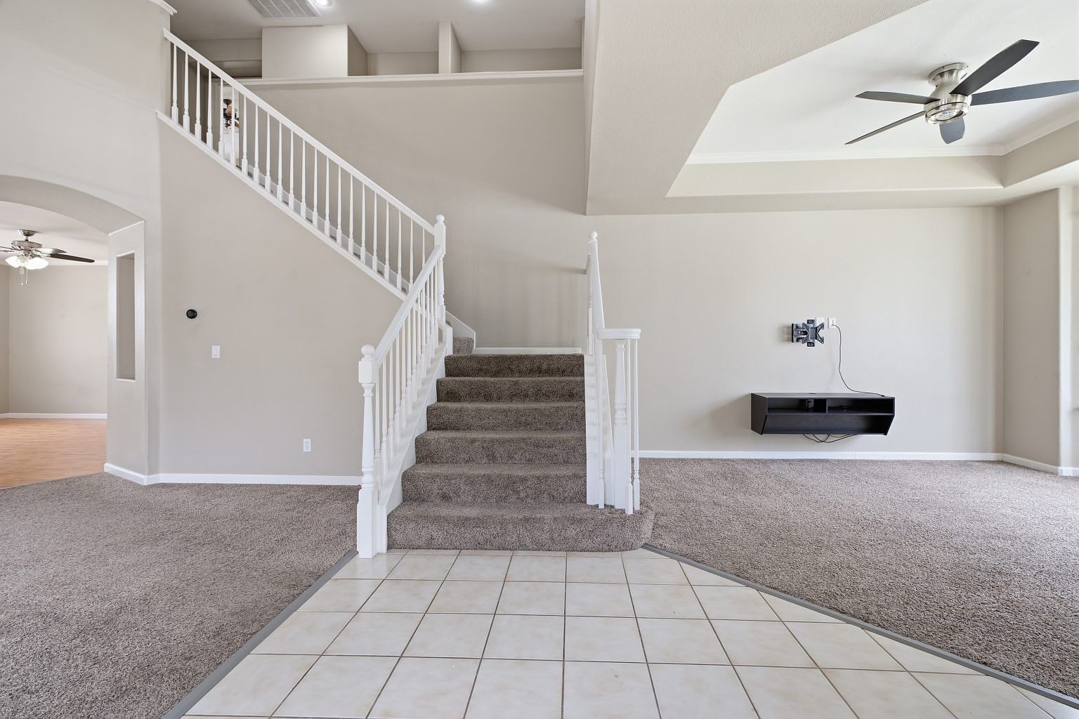 722 Summer Ln photo 5