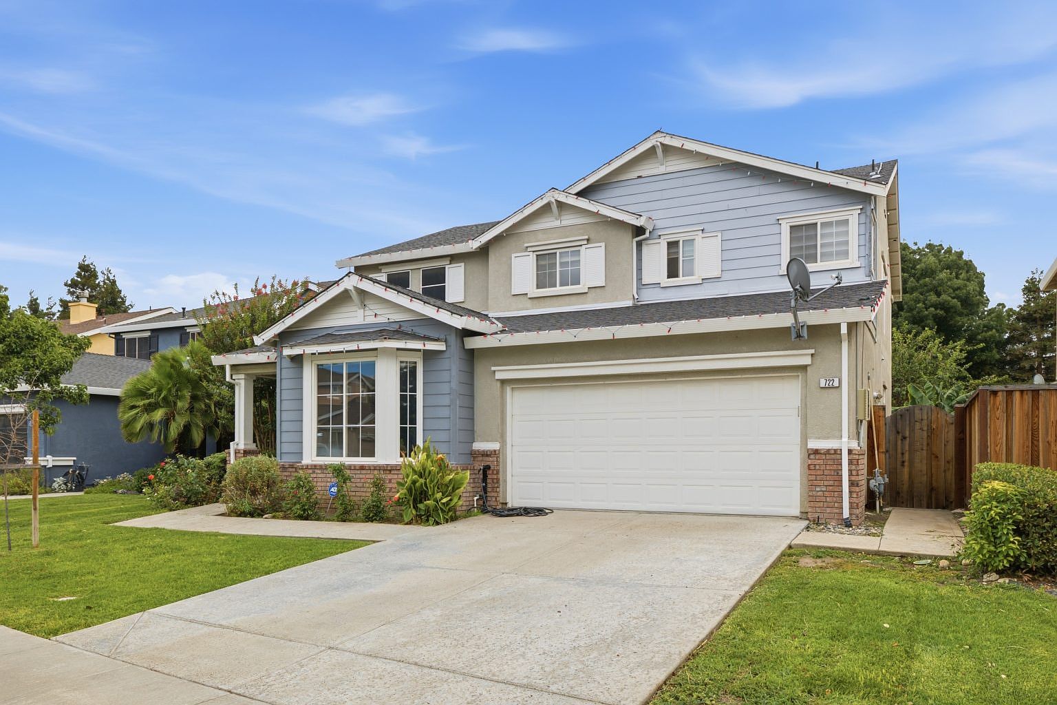 722 Summer Ln photo 2