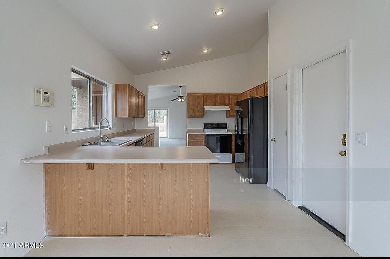 2214 W Saint Catherine Ave photo 3