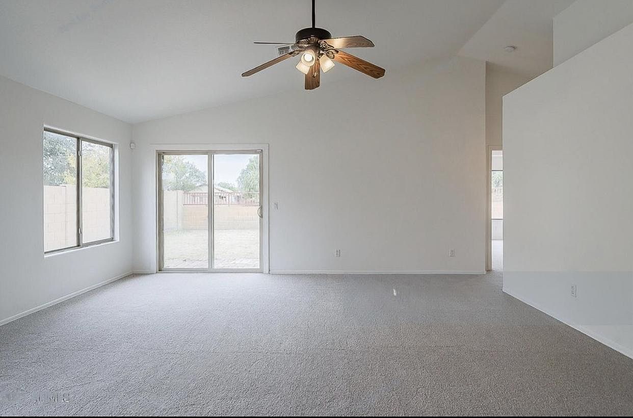 2214 W Saint Catherine Ave photo 2