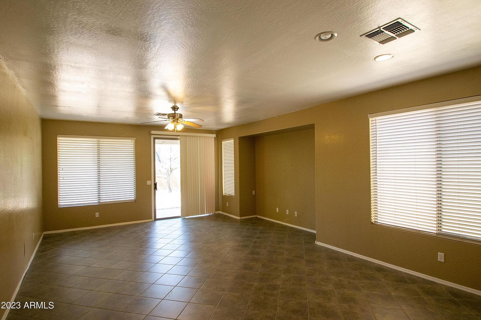 3381 W Thoreau Ln photo 4