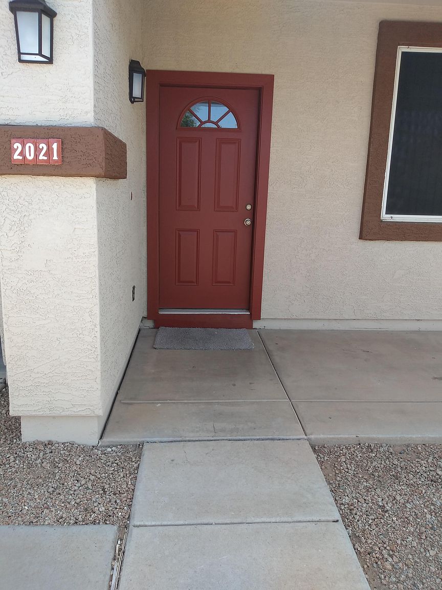 2021 N 103rd Dr photo 3