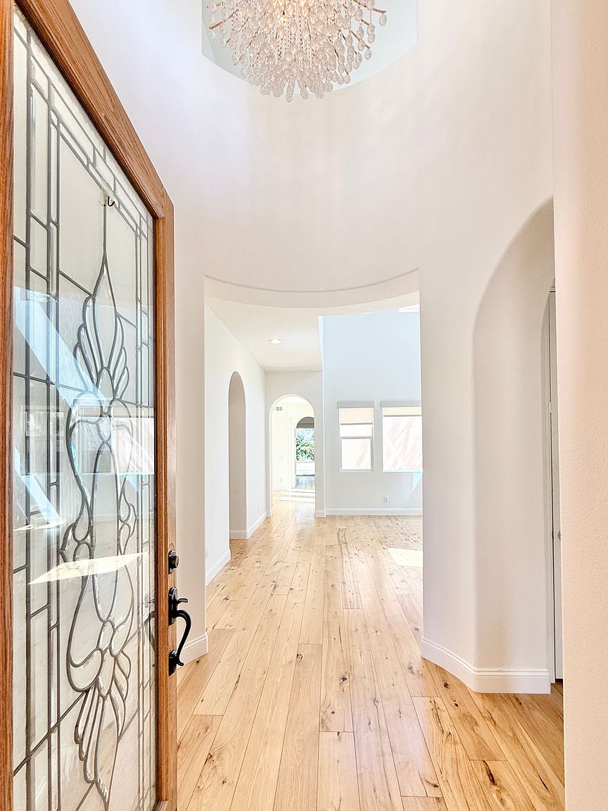 13835 Kerry Ln photo 3