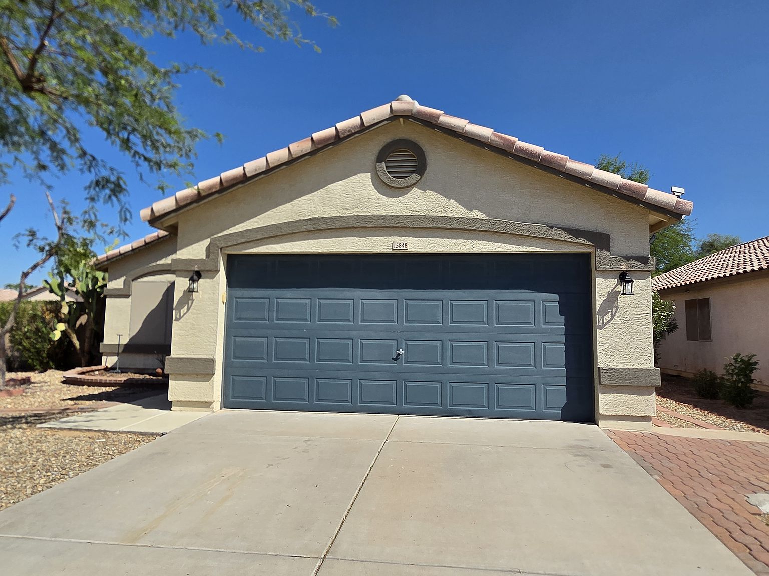15848 W Jackson St photo 2