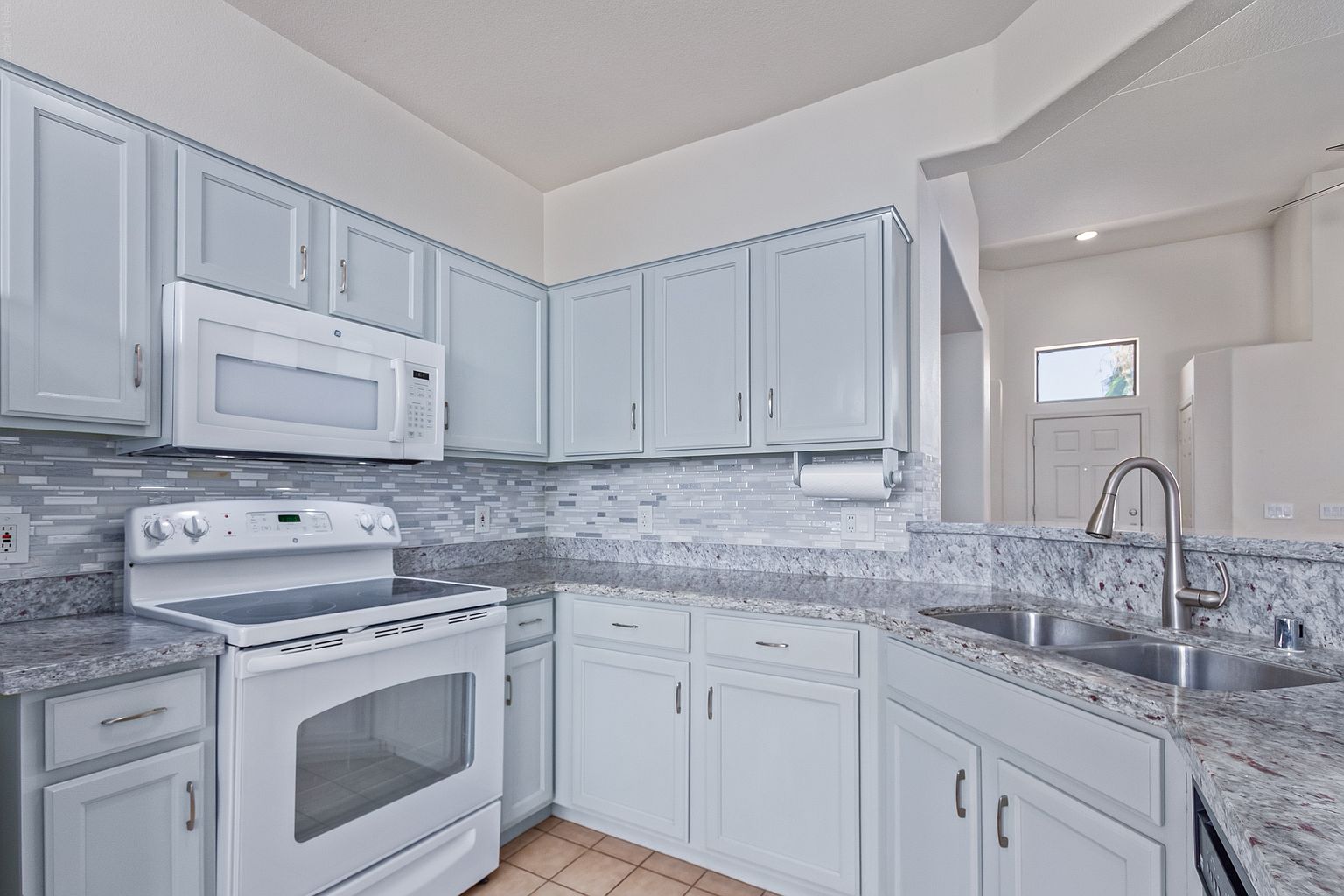 14307 W Lexington Ave photo 3