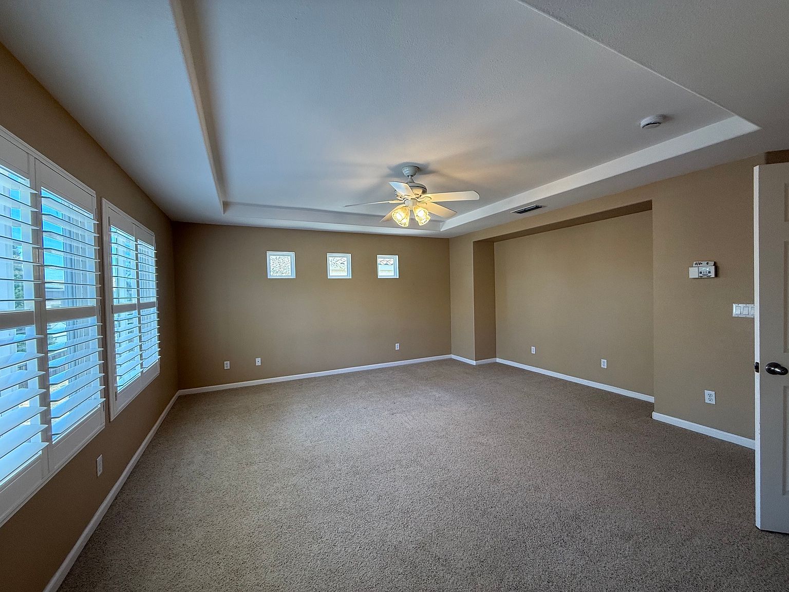 533 Stirling Ct photo 3