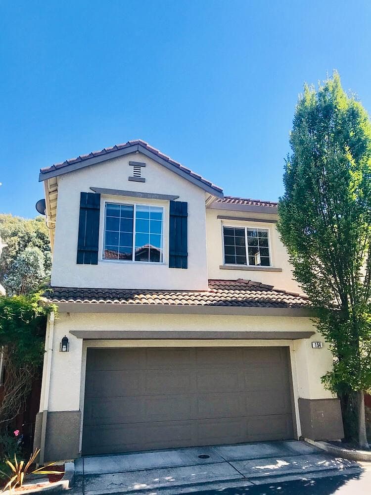 154 Crescent Plz photo 2