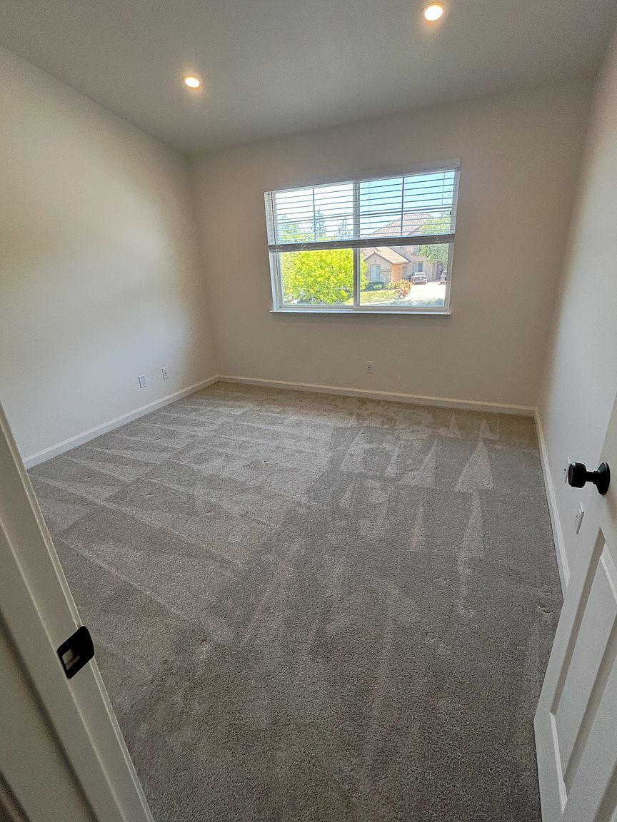 2210 Whitetail Ln photo 5