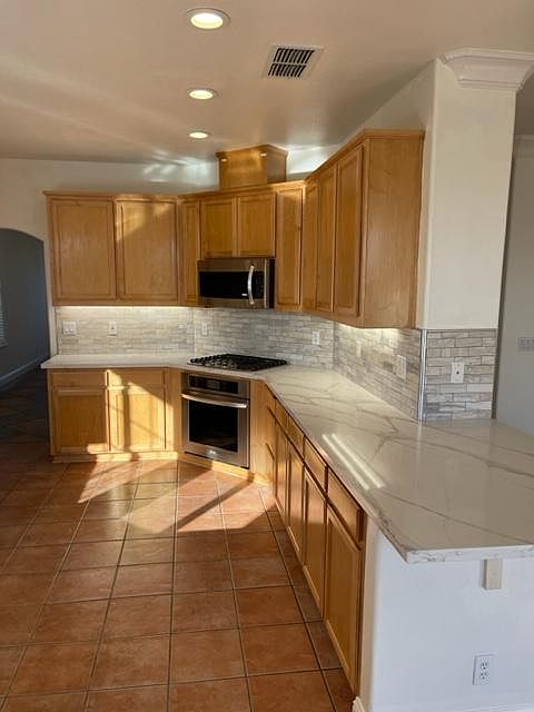 2432 Tennis Ln photo 5