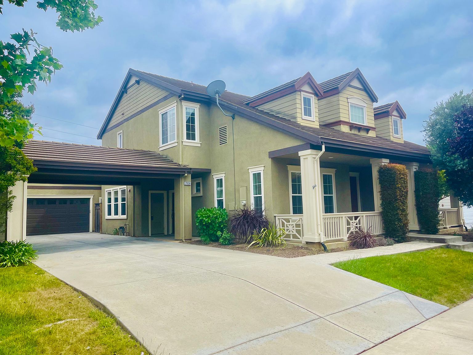 2958 Bresso Dr photo 2