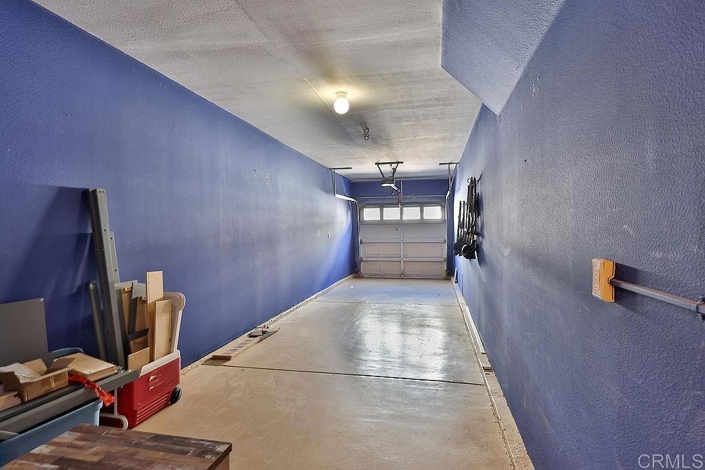 828 D Ave photo 5