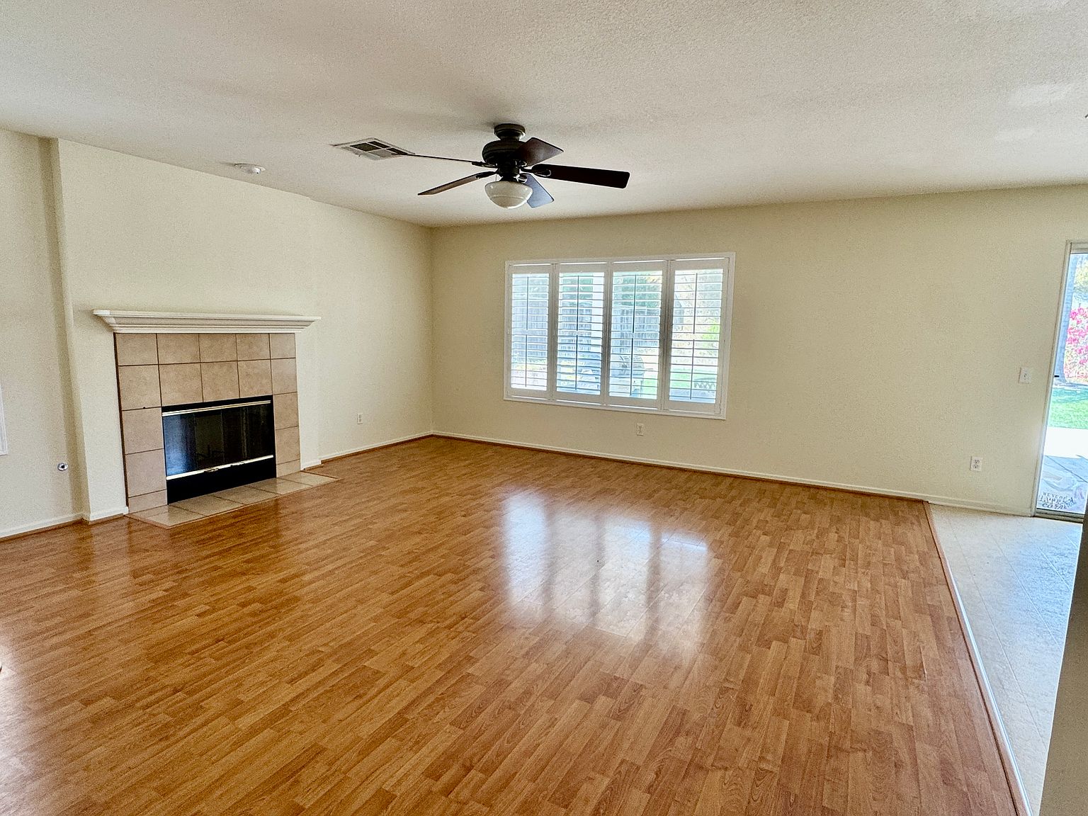 1202 Dawson Dr photo 5