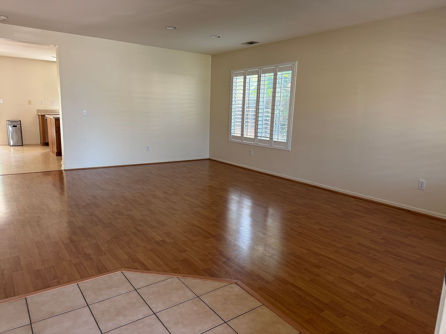 1202 Dawson Dr photo 4