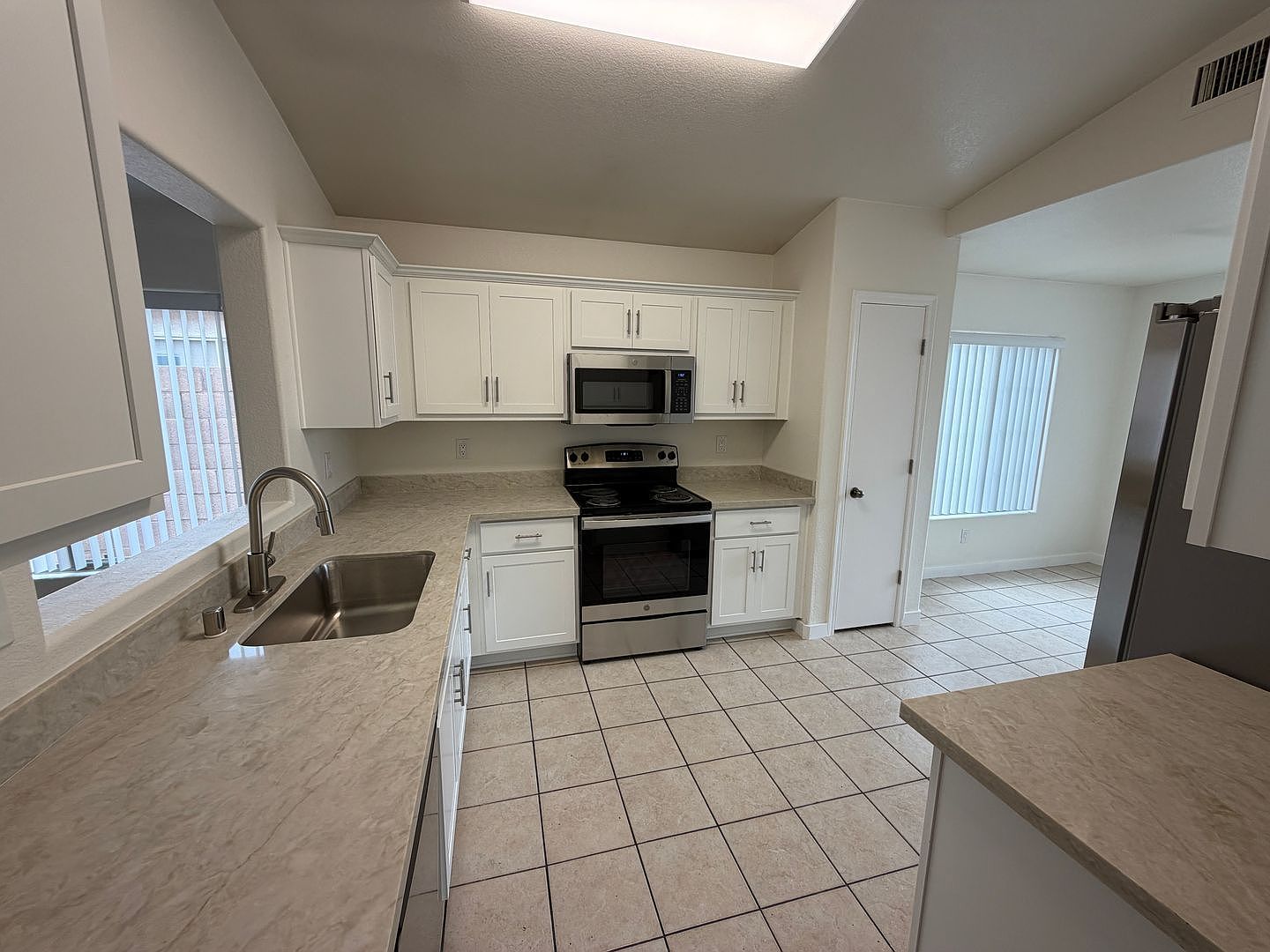 12710 W Ash St El Mirage, AZ 85335 photo 2