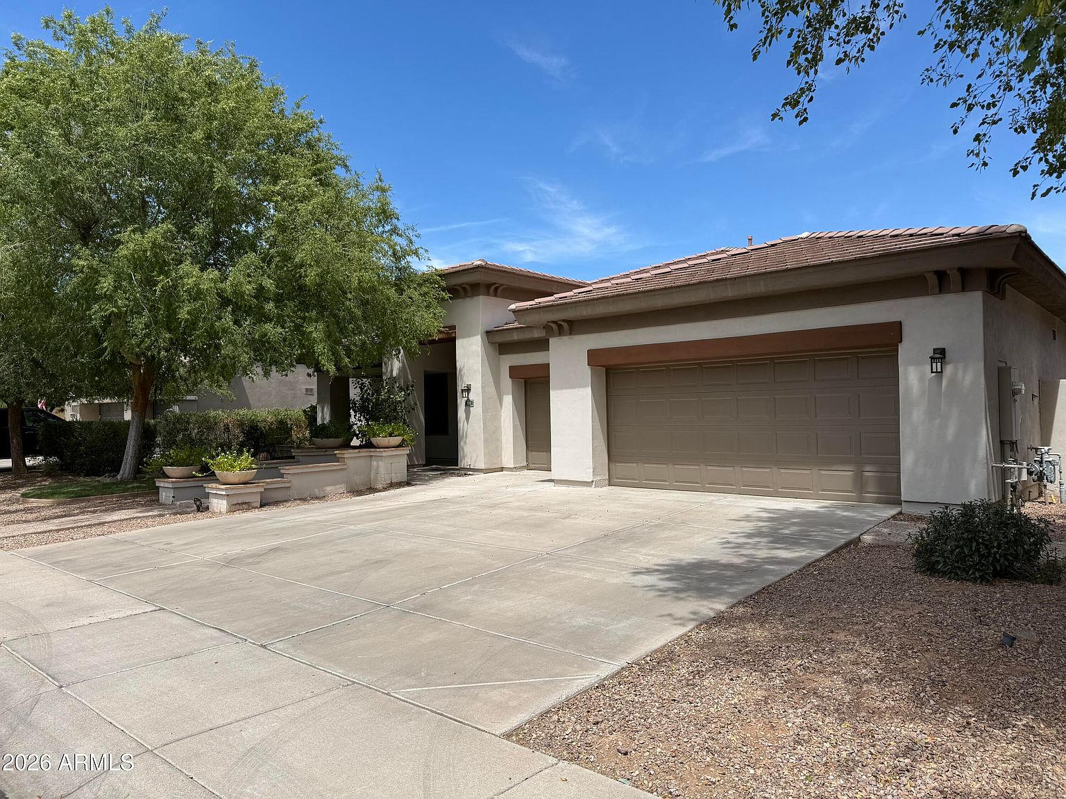 101 S Presidio Dr Gilbert, AZ 85233 photo 2