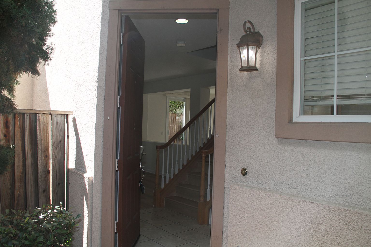2177 Kingsbury Cir photo 2