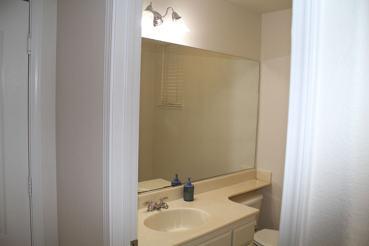 2177 Kingsbury Cir photo 3