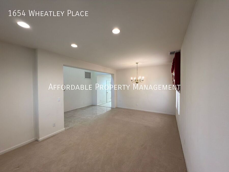 1654 Wheatley Pl San Jose, CA 95121 photo 4