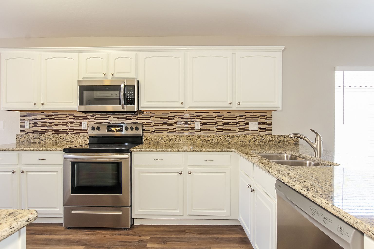 15441 W Port Royale Ln photo 5