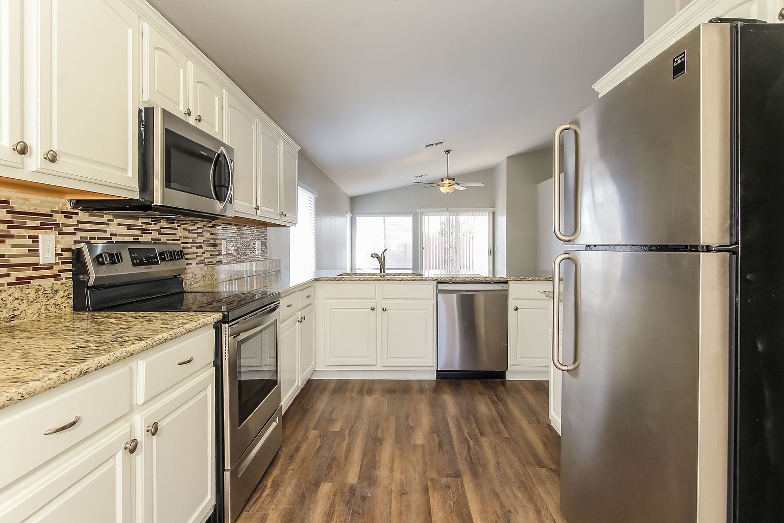 15441 W Port Royale Ln photo 4
